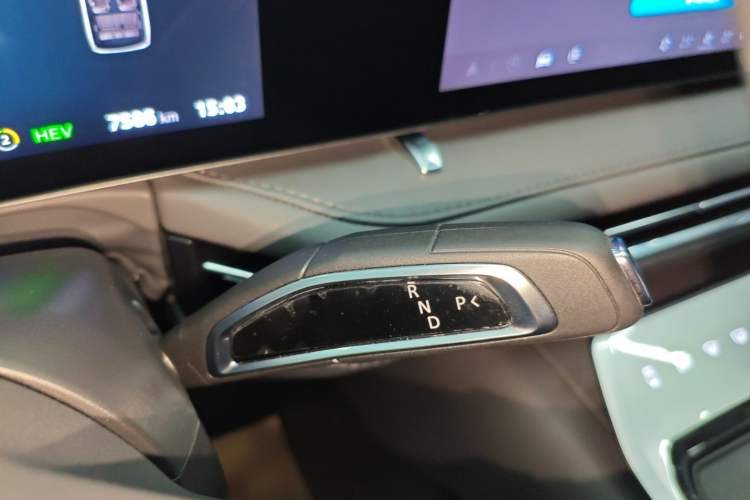 Used SAIC MAXUS Dajia 7 2024 Super Hybrid Ultra-Long Range Edition – Premium Version
