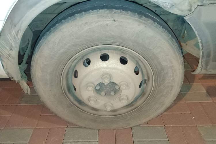 Used Iveco Daily 2017 2.8T V35 Cargo Van Mid-Roof 3/6 Seats 43S5
