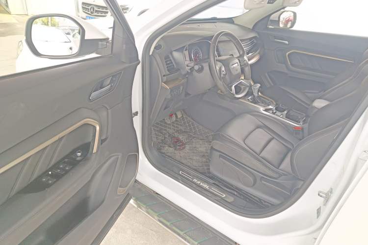 Used Haval H6 2019 Blue Label 1.5 GDIT Automatic Champion Edition Driver Seat