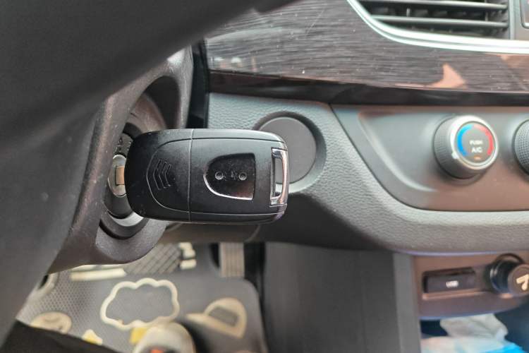 Used Baojun 310 2017 1.5L Automatic Fashion Model Vehicle Key