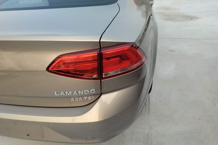 Used Volkswagen Lamando 2017 230TSI DSG Fashion Edition