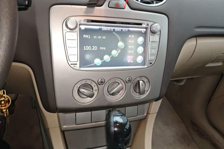 Used Ford Focus 2009 Sedan 1.8L Automatic Fashion Edition