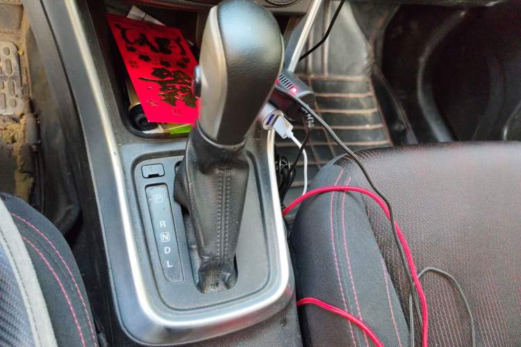 Used Suzuki S-Cross 2014 1.6L CVT Two-Wheel Drive Entry Model Gear Lever