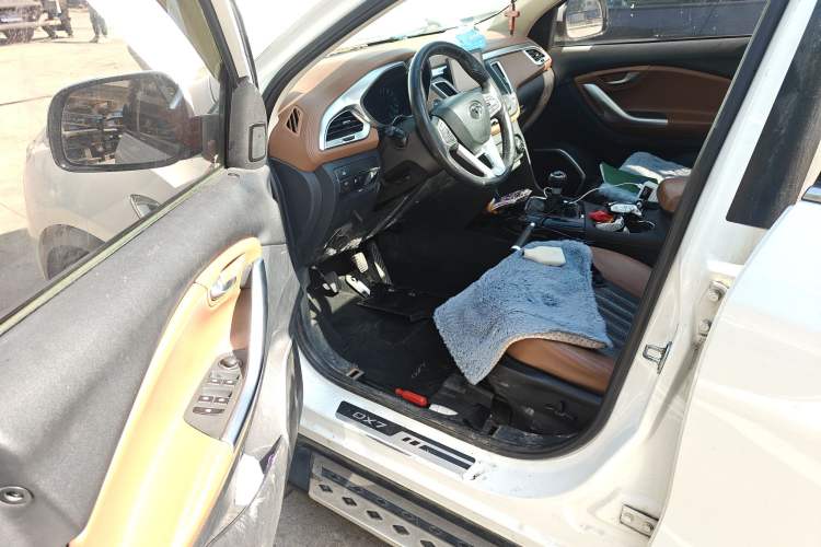 Used Soueast DX7 2017 1.5T Manual Luxury Model
