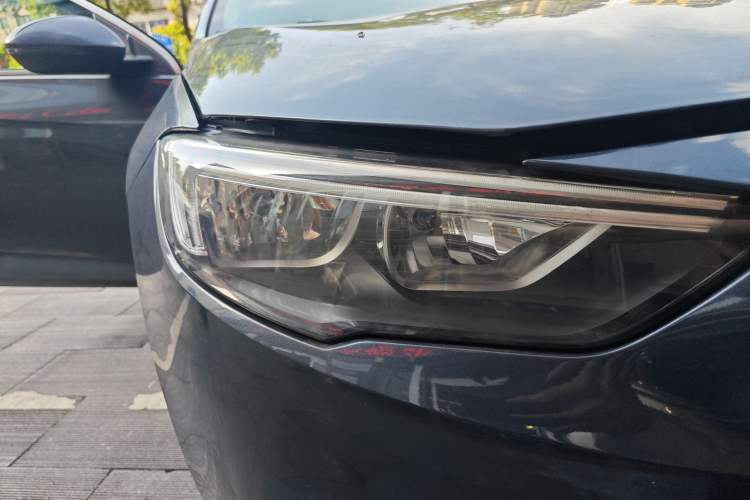 Used Buick Regal 2019 20T Elite Version China VI Standard Right Front Headlight