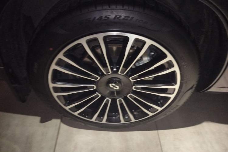 Used Hima AITO M7 2024 1.5T Intelligent Drive 4x4 Max Edition 6 Seats Right Rear Wheel Hub