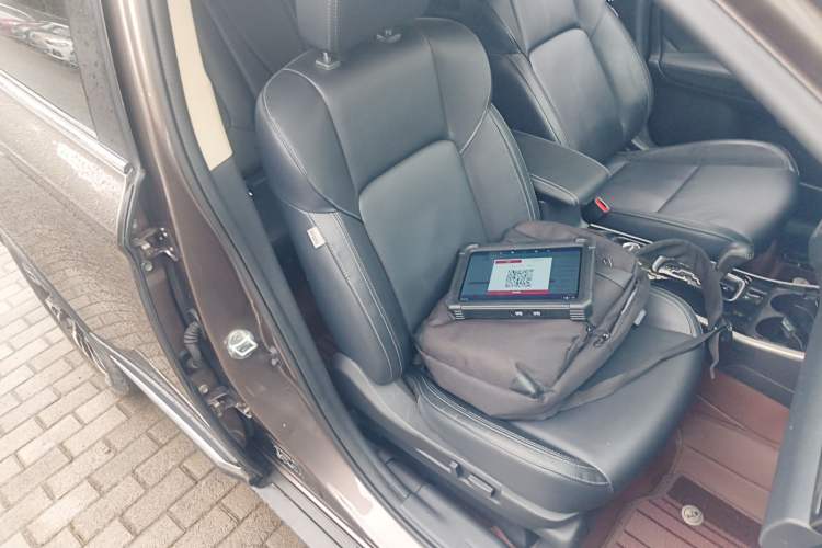 Used Mitsubishi Outlander 2019 2.4L 4x4 Zhi Xiang Edition 7 Seats China VI Standard