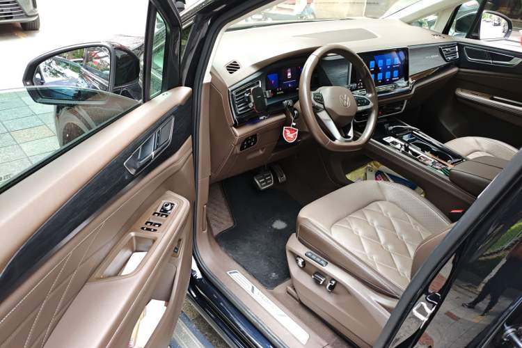 Used Volkswagen Viloran 2022 380TSI Prestige Edition
