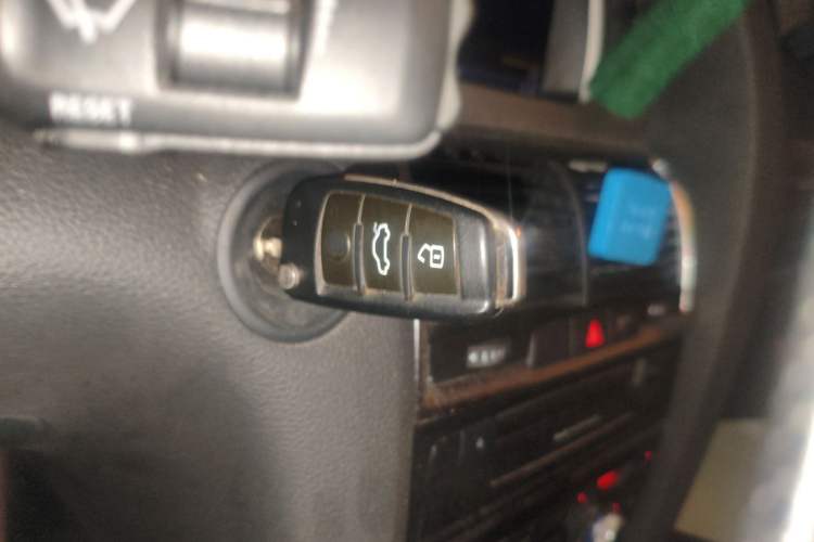 Used Audi Q7 2015 35 TFSI Sport Edition Vehicle Key