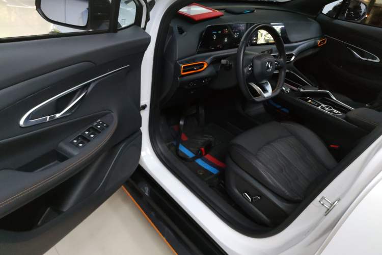 Used CHANGAN UNI-T 2022 1.5T Sport Edition Premium Version Driver Seat