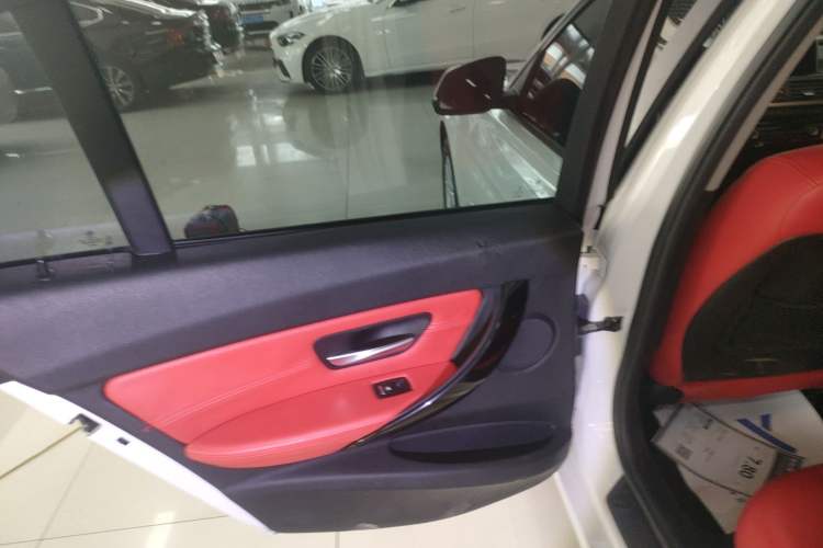 Used BMW 3 Series 2016 316i Fashion Model
