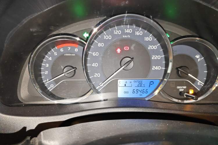 Used Toyota Levin 2017 Revised 185T CVT Elite Edition China V Standard Instrument Cluster