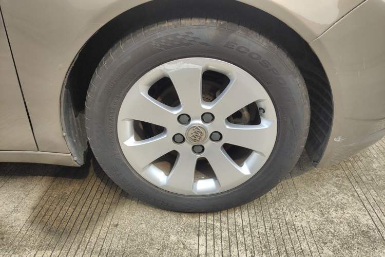 Used Buick Regal 2011 2.0L Comfort Edition Right Front Wheel Hub