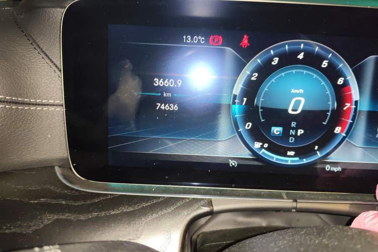 Used Mercedes-Benz E-Class 2019 E 300 L Sporty and Stylish Model