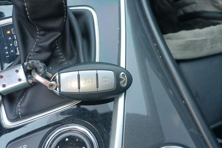 Used Infiniti Q50L 2018 2.0T Comfort Edition China VI Standard