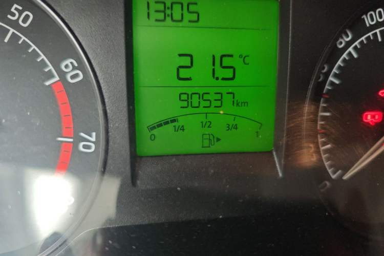 Used Skoda Rapid 2016 1.6L Manual Front-Wheel-Drive Version Odometer Close Up