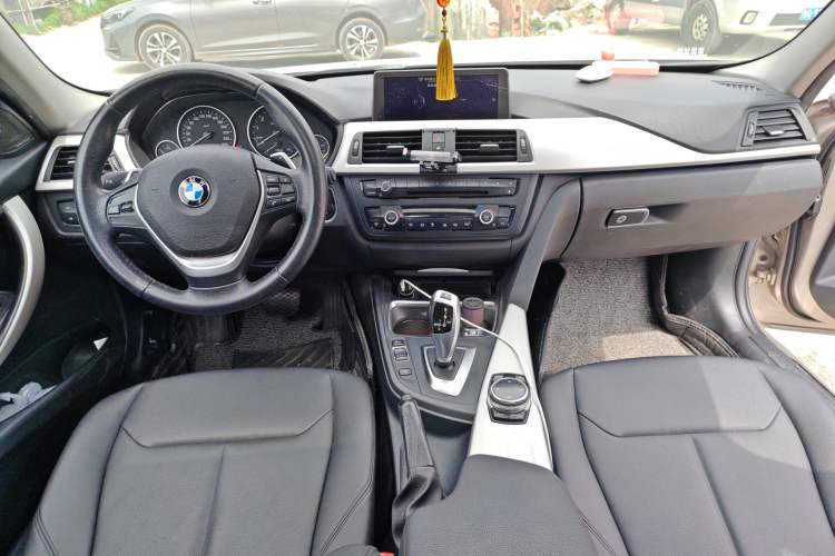 Used BMW 3 Series 2015 320Li Luxury Edition Fashion Model Center Console