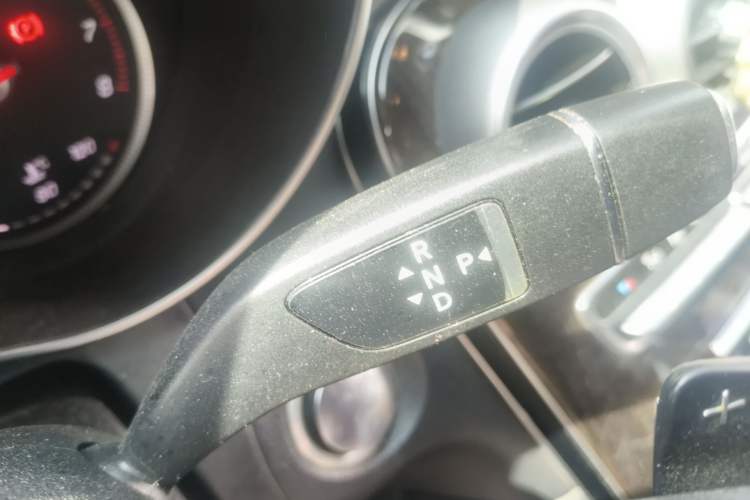 Used Mercedes-Benz GLC 2019 GLC 260 4MATIC Dynamic Edition Gear Lever