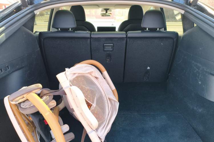 Used Tesla Model Y 2023 Rear-Wheel-Drive Version