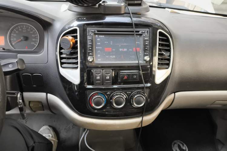 Used FORTHING Lingzhi 2016 M3L 1.6L 7-Seater Comfort Model
