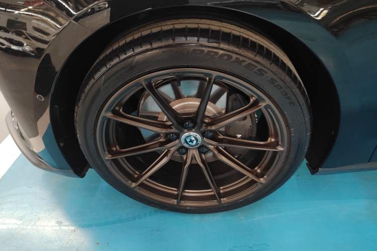 Used Nio ET5T 2024 75kWh Touring Left Front Wheel Hub