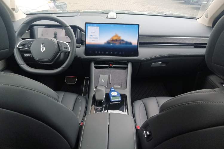 Used Hima AITO M7 2024 1.5T Rear-Drive Plus Version 6 Seats Center Console