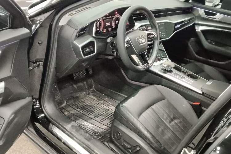 Used Audi A6 2022 allroad quattro Explorer 55 TFSI Prestige Off-Road Model