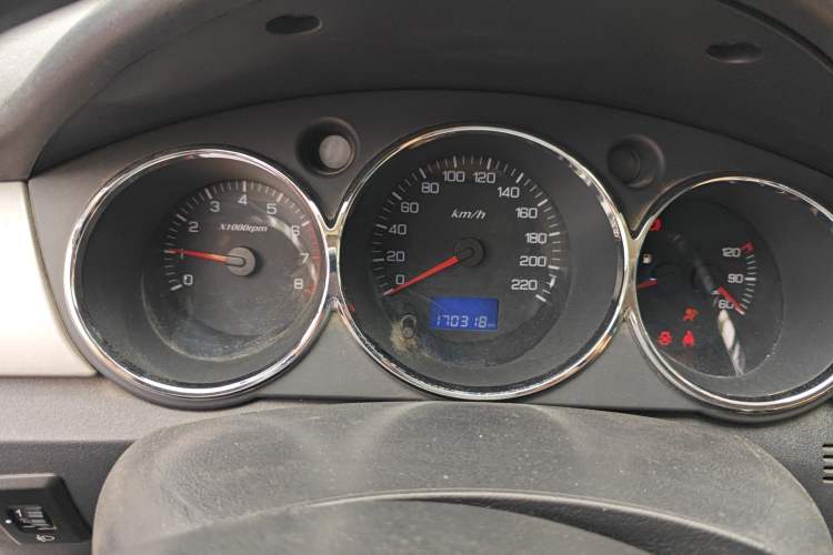 Used Dongfeng Aeolus H30 2014 CROSS 1.5L Manual Smart Drive Gratitude Edition