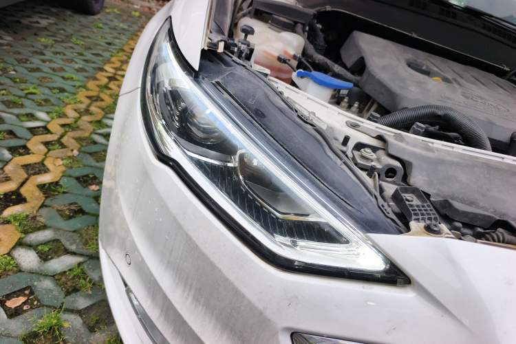 Used Ford Mondeo 2018 EcoBoost 180 Luxury Model Right Front Headlight