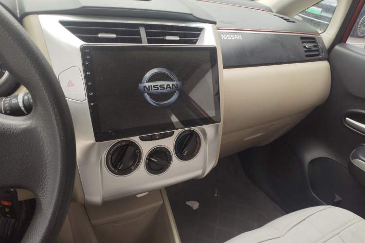 Used Venucia R50 2013 1.6L Manual Luxury Edition
