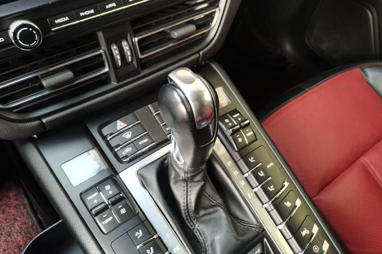 Used Porsche Macan 2018 Macan 2.0T