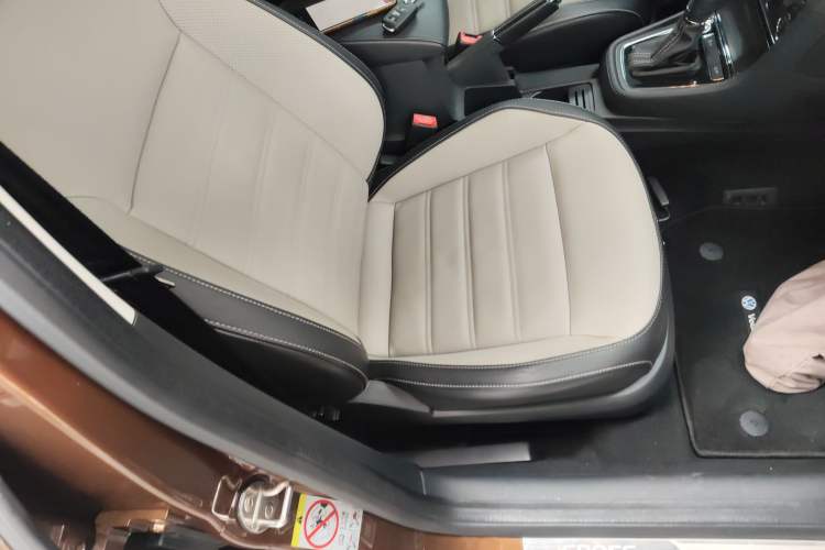 Used Volkswagen Cross Lavida 2014 1.4TSI DSG