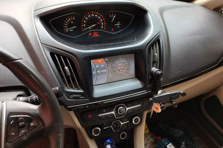 Used Chery Arrizo M7 2015 2.0L CVT Wide Enjoyment Edition 232 Seats Audio And AC Panel