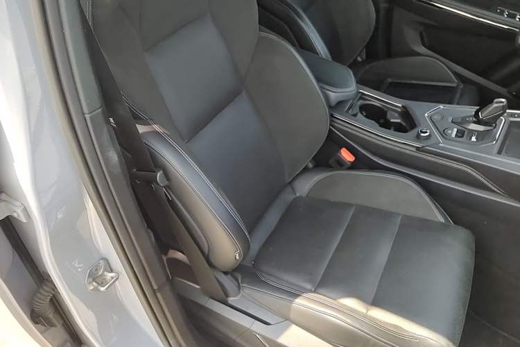 Used Lynk & Co 01 2023 1.5TD EM-F PM Right Front Seat