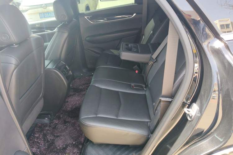 Used Cadillac XT5 2021 2.0T Two-Wheel Drive Luxury Version Left Rear Seat