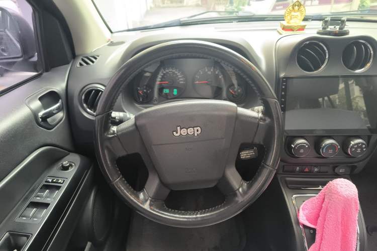 Used Jeep Compass 2010 2.4L four-wheel drive sport version
