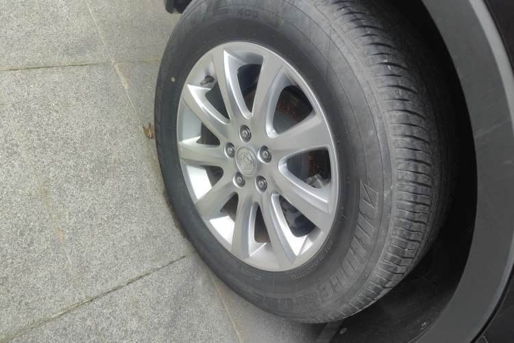 Used Buick Envision 2021 532T Two-Wheel-Drive Elite Version Right Rear Wheel Hub