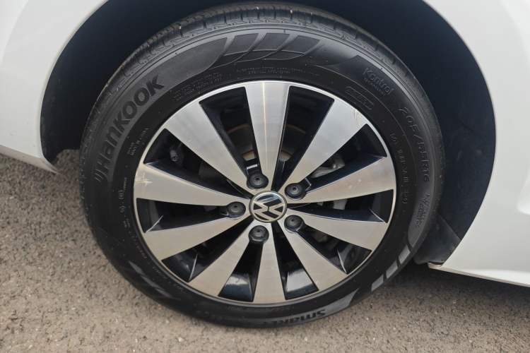 Used Volkswagen Sagitar 2017 180TSI Automatic Luxury Edition
