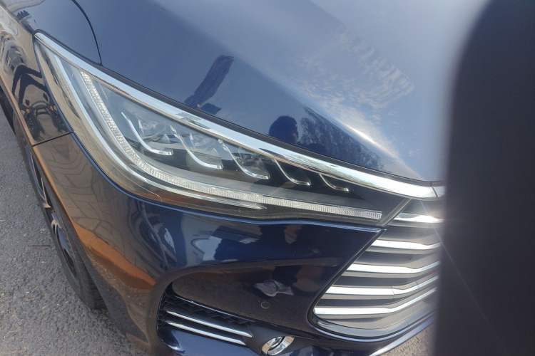 Used BYD Song MAX 2017 1.5T Automatic Smart Connect Prestige 7-Seater Right Front Headlight