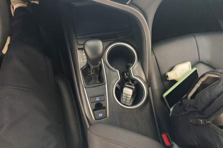 Used Toyota Camry 2021 2.0G Luxury Edition Gear Lever