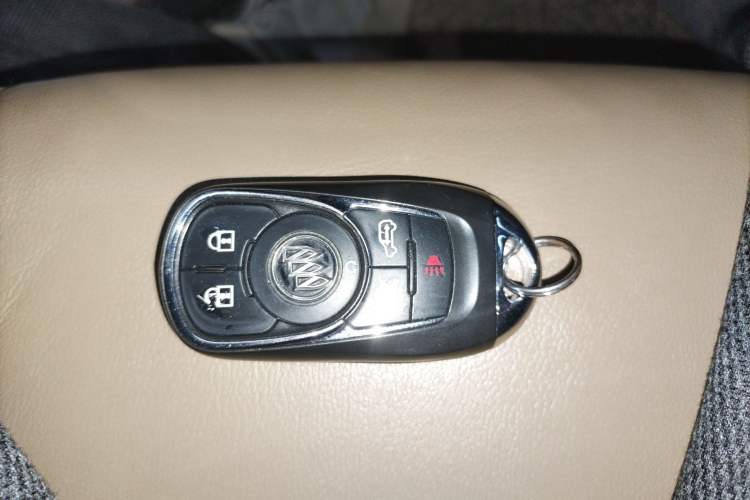 Used Buick GL8 2017 ES 28T Flagship Model China V Standard
