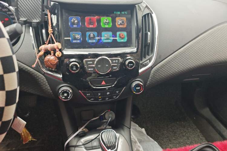 Used Chevrolet Cruze 2016 1.5L Automatic Luxury Edition Audio And AC Panel