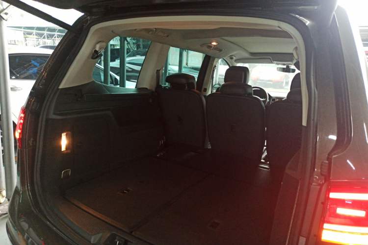 Used Volkswagen Sharan 2018 380TSI Comfort Edition 7-Seater
