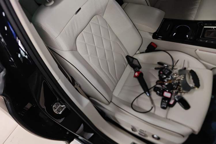 Used Volkswagen Phideon 2021 380TSI Prestige Edition Right Front Seat