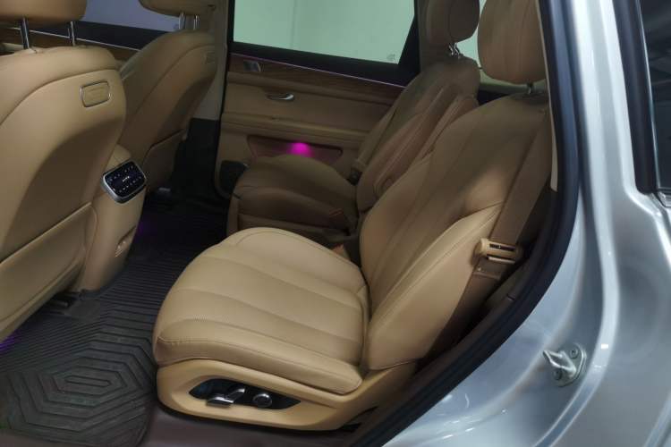 Used Hima AITO M7 2024 1.5T Intelligent Driving Rear-Drive Max Edition 6 Seats Left Rear Seat