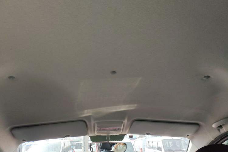 Used Jinbei Gold Hiace 2023 1.5L Passenger Vehicle Engineering Lion 5/6/7 Seater Headliner