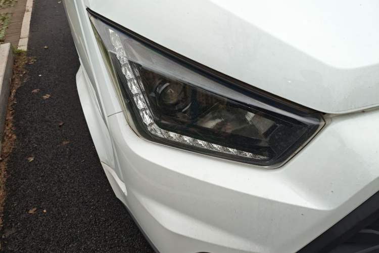 Used JMC Transit 2019 2.8T Commercial Version Short Wheelbase Mid-Roof 6-Seater China VI JX493
