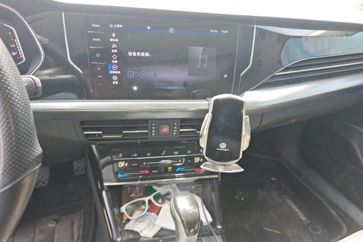 Used Volkswagen Passat 2022 330TSI Starry Luxury Edition Audio And AC Panel