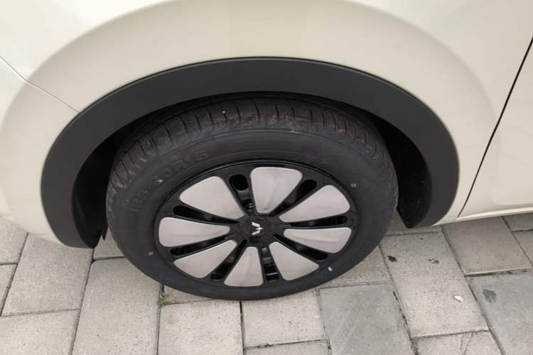 Used Wuling Bingo 2025 333 km Enjoyment Version Left Front Wheel Hub