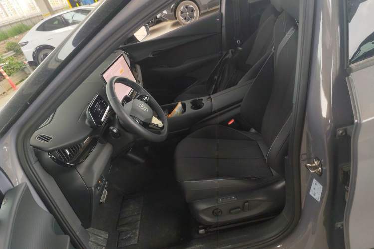 Used Volkswagen ID.UNYX 2024 Pro Long-Range Version Left Front Seat
